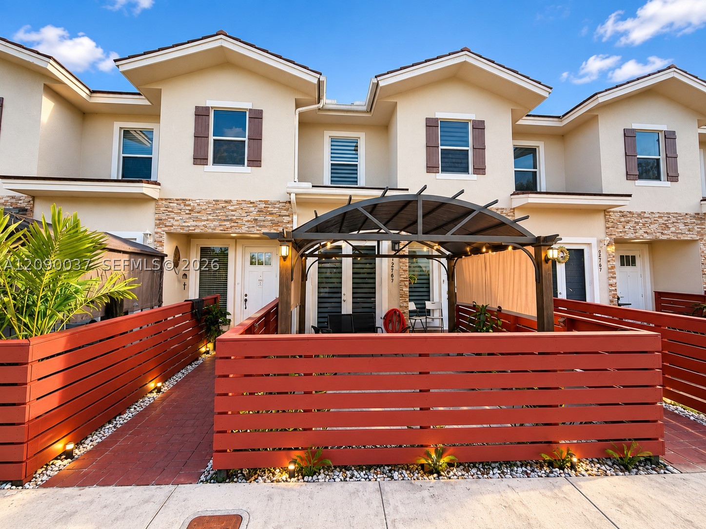 A12090037 Property Photo 1