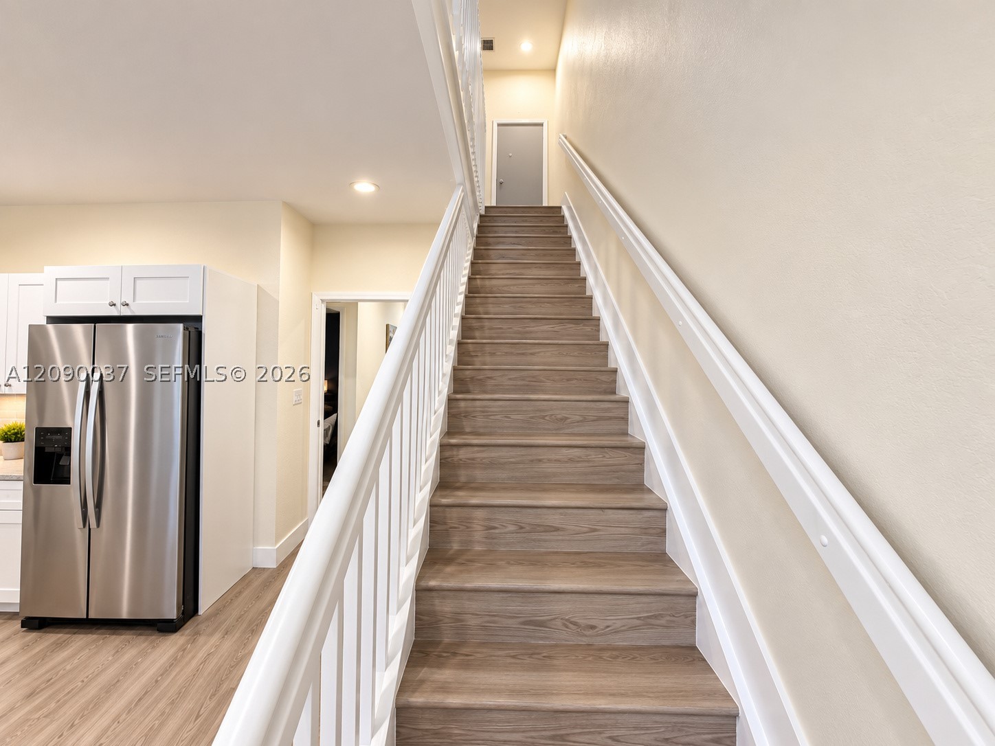 A12090037 Property Photo 4
