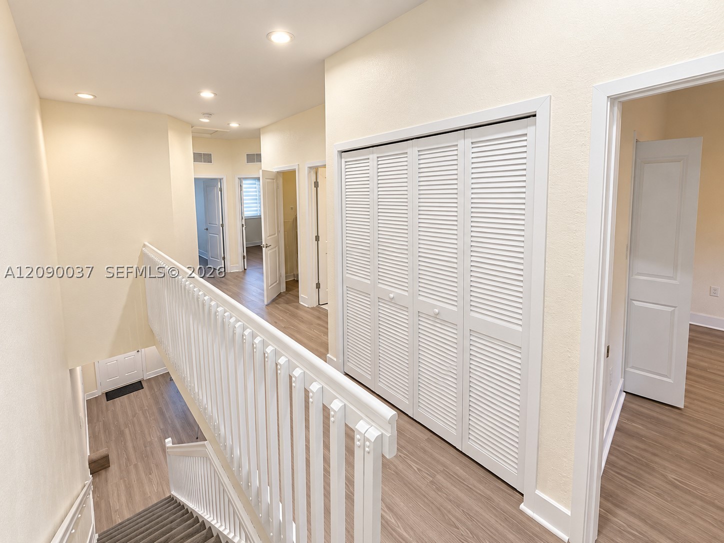 A12090037 Property Photo 7