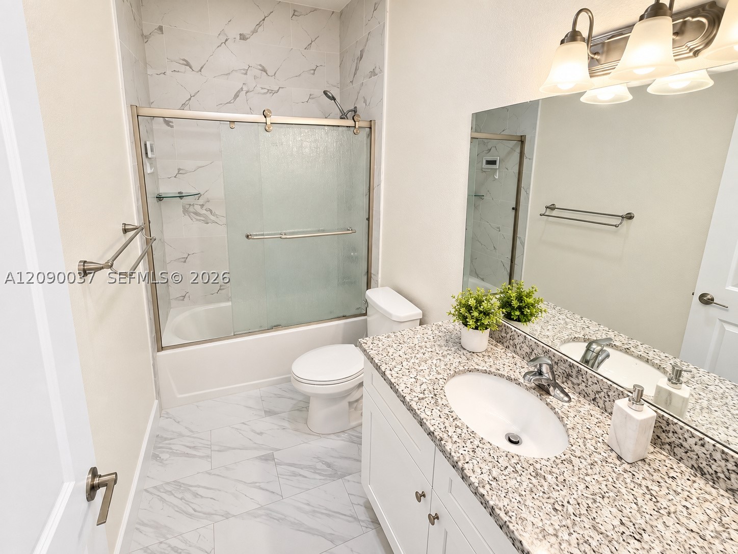 A12090037 Property Photo 9