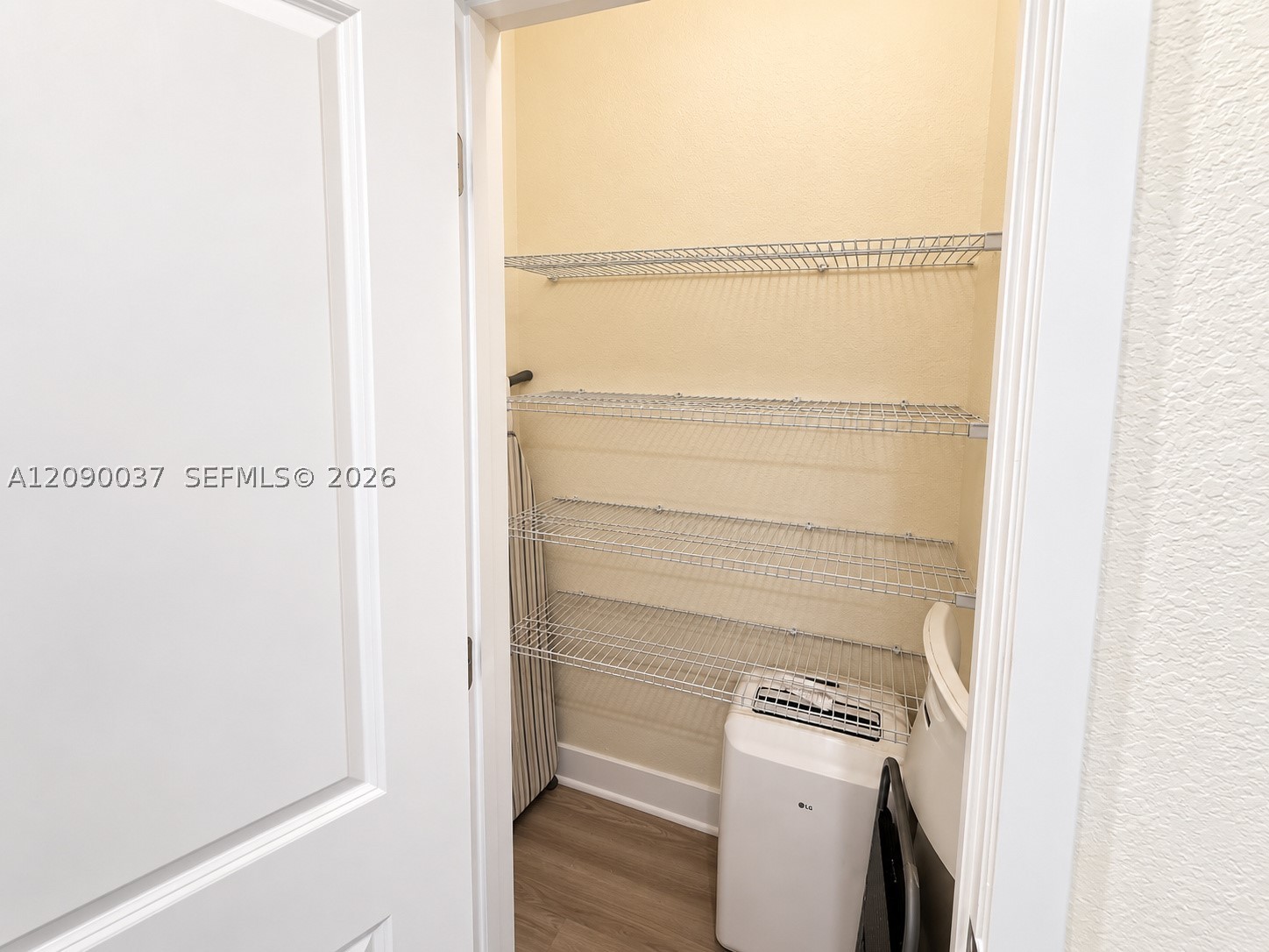 A12090037 Property Photo 10