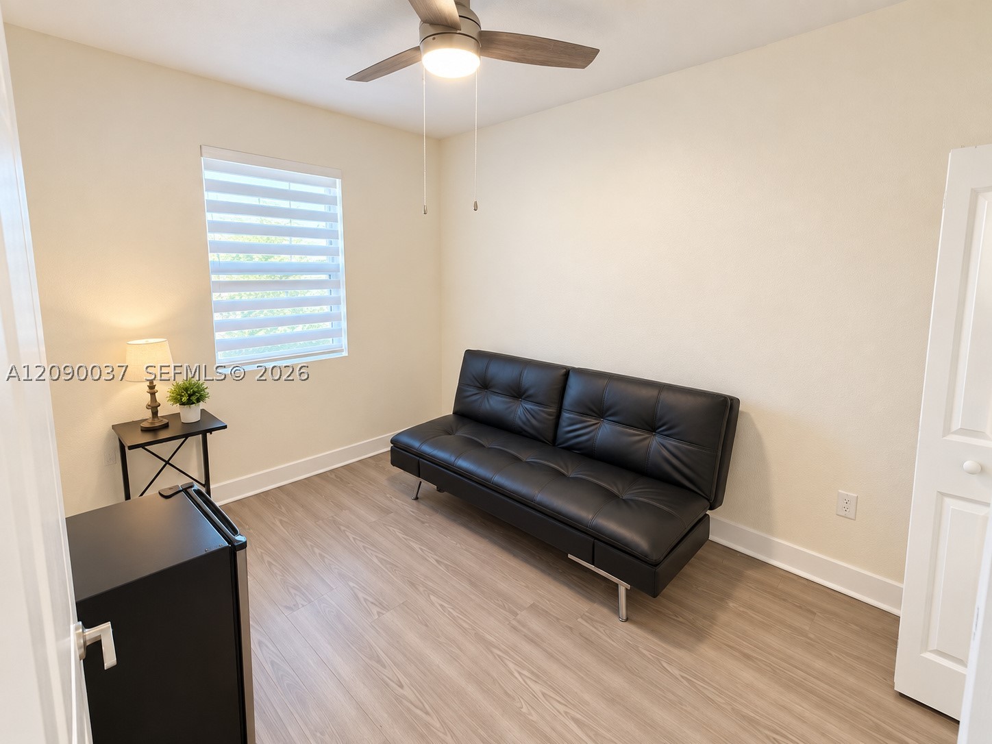 A12090037 Property Photo 12