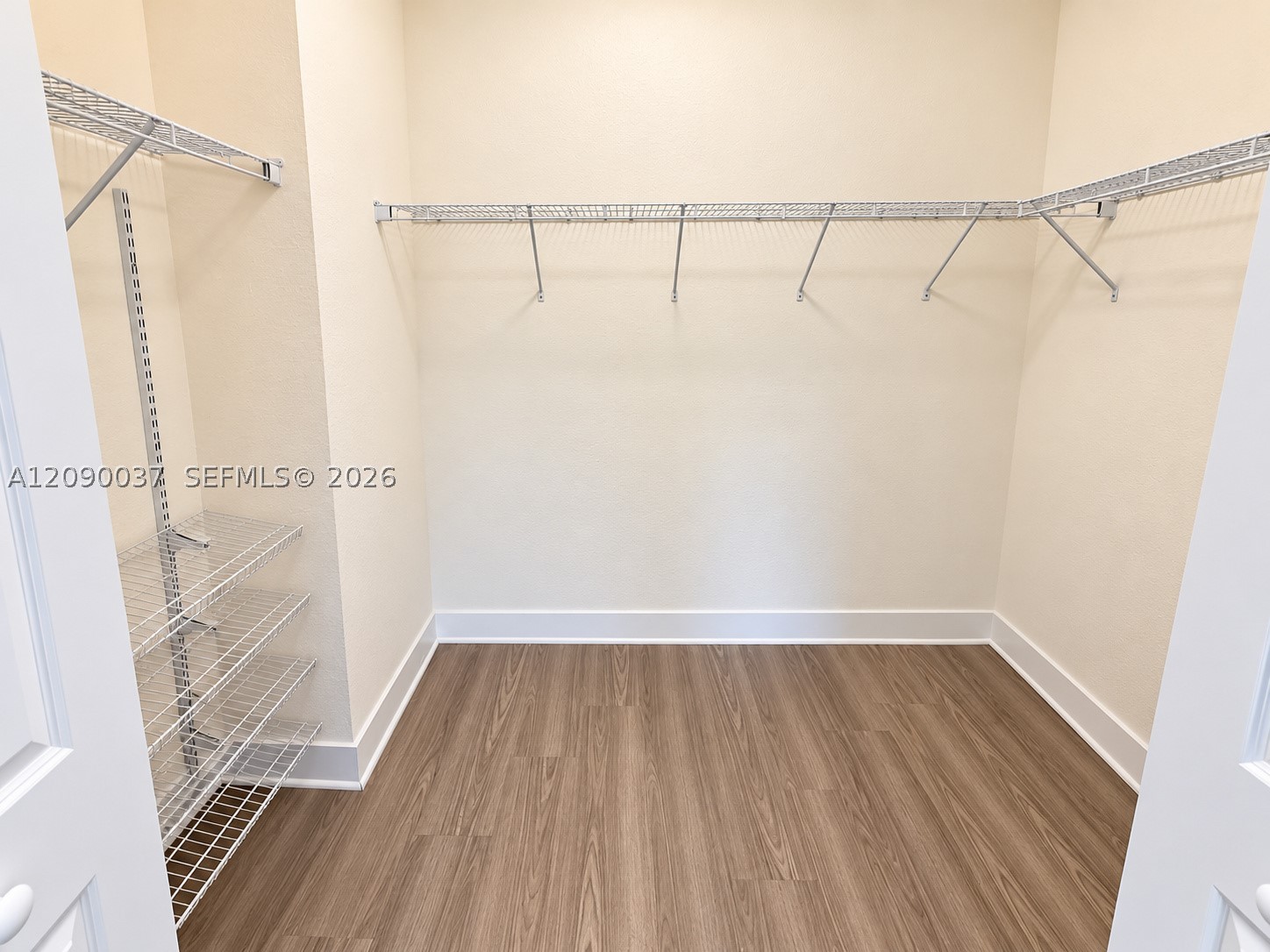 A12090037 Property Photo 14