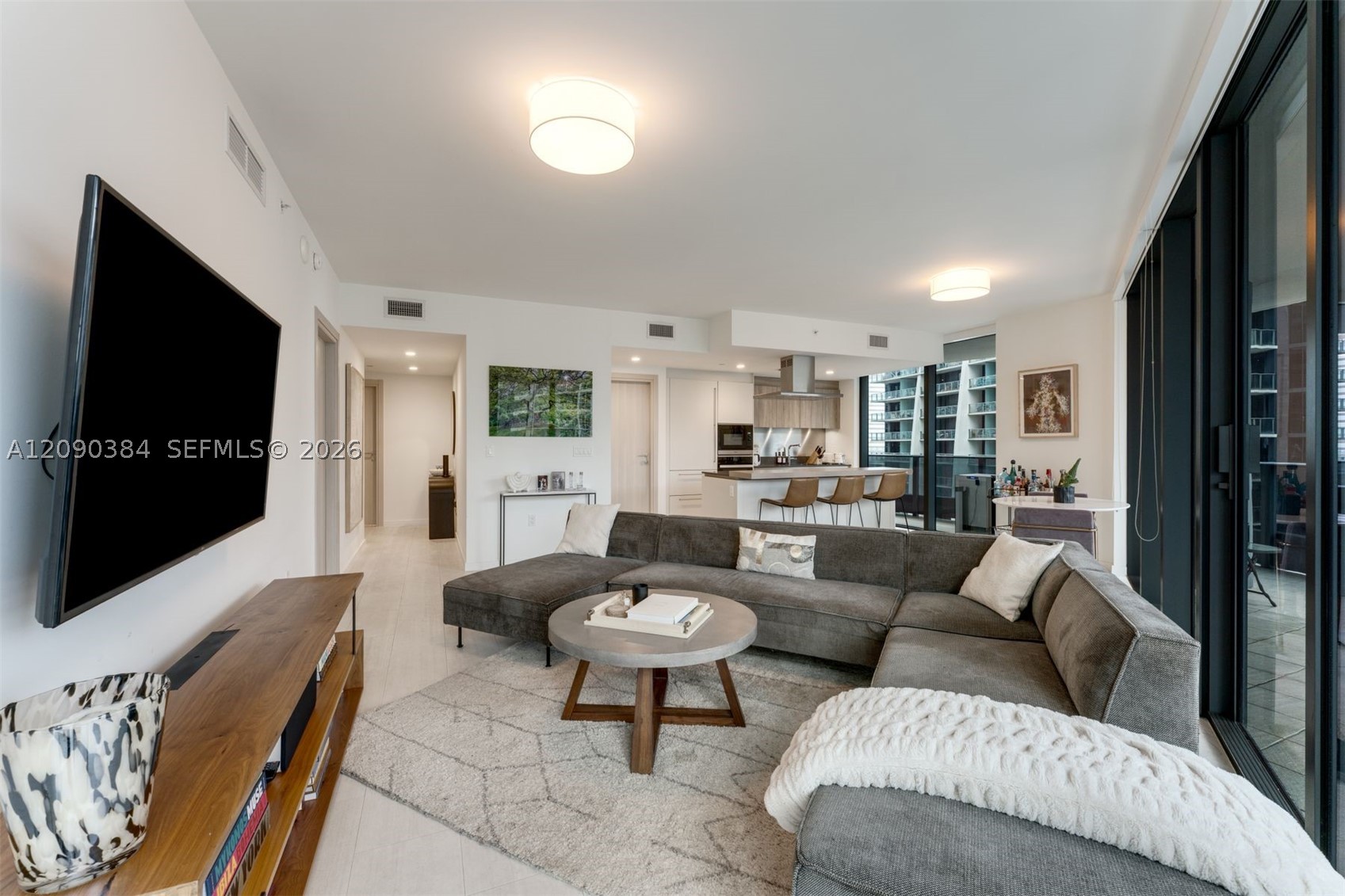 1000 Brickell Plz 2401 Property Photo 3