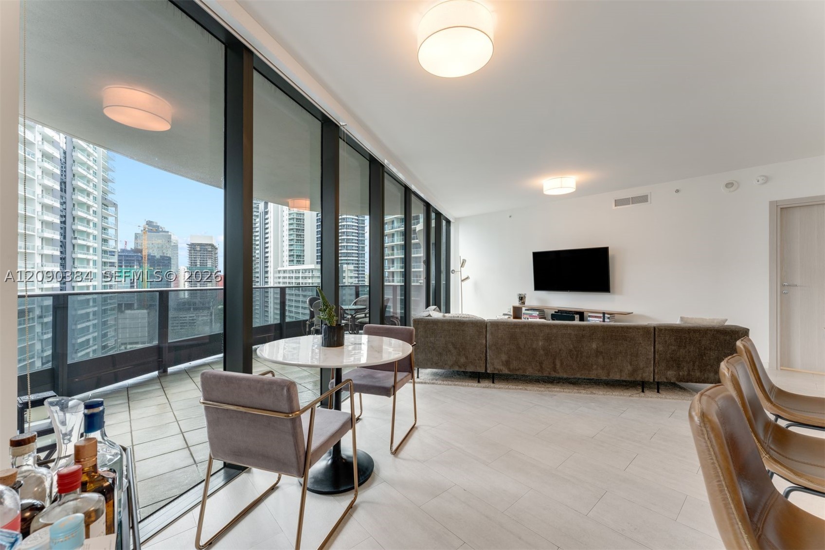 1000 Brickell Plz 2401 Property Photo 6