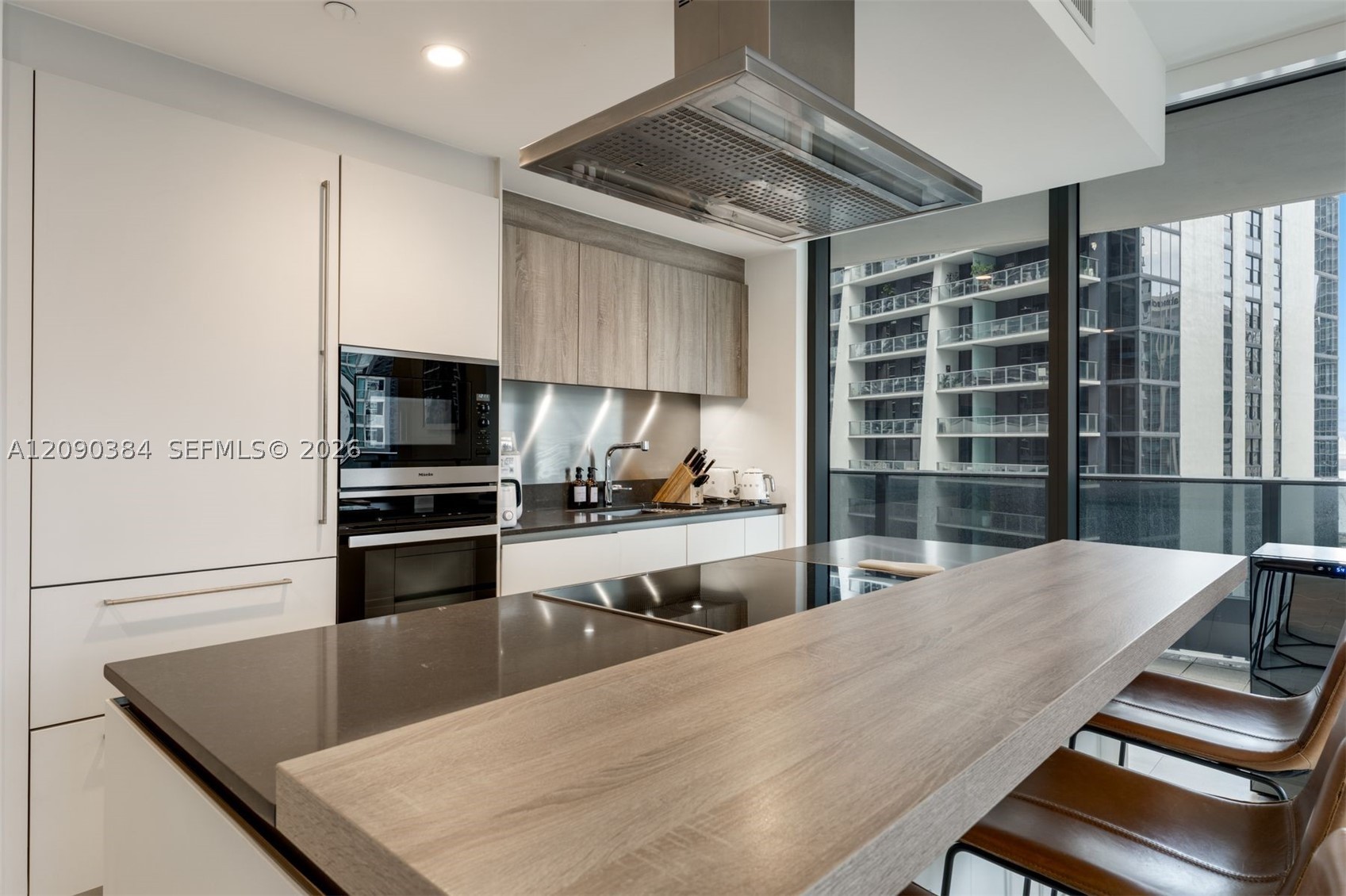 1000 Brickell Plz 2401 Property Photo 9