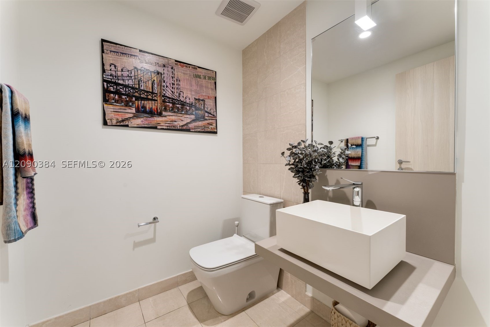 1000 Brickell Plz 2401 Property Photo 19