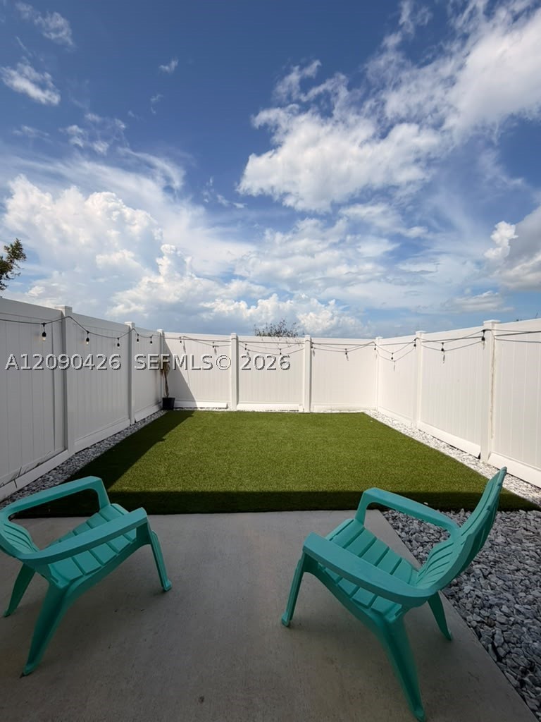 1074 Nw 6th Ter Property Photo 6