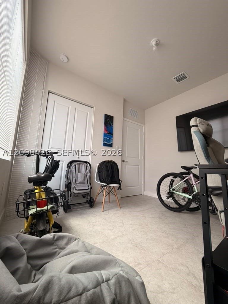 1074 Nw 6th Ter Property Photo 8