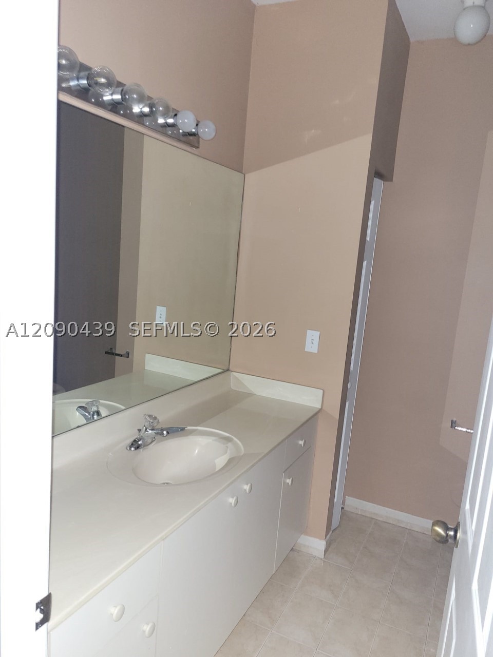 2720 Ne 3rd Dr 202 Property Photo 6