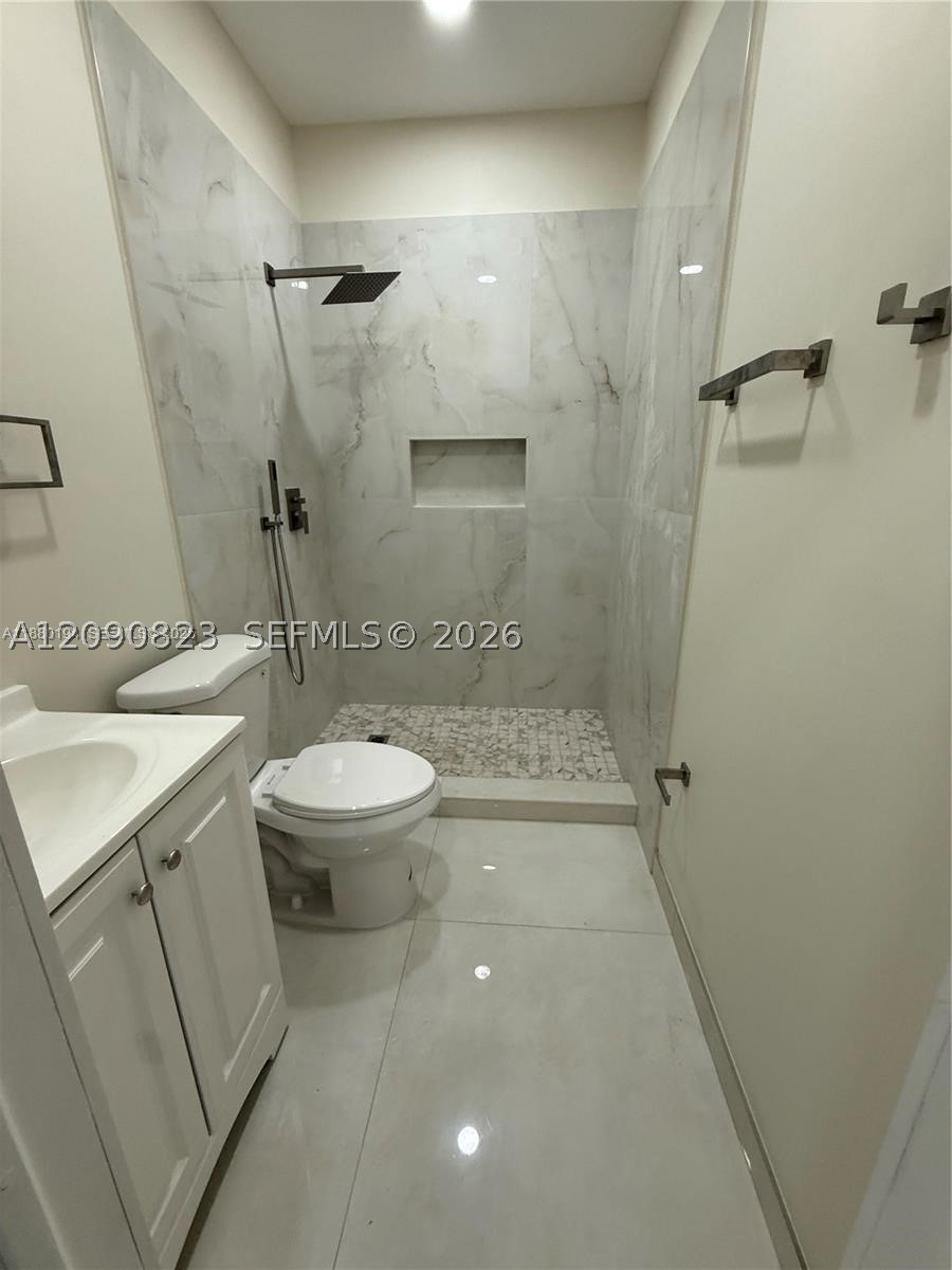 559 Nw 2nd St B Property Photo 11