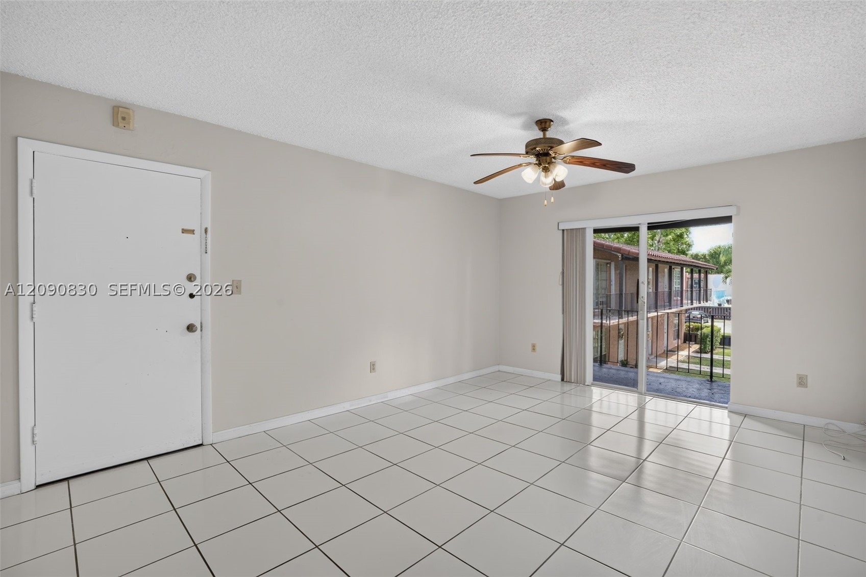 10786 N Kendall Dr D14 Property Photo 2