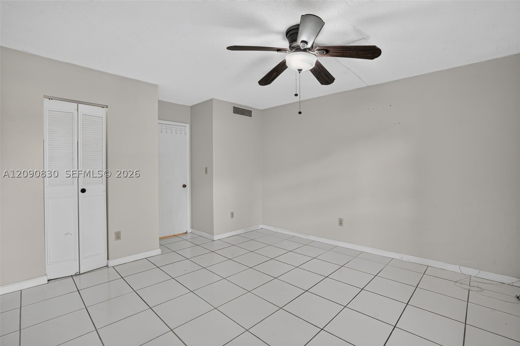 10786 N Kendall Dr D14 Property Photo 10