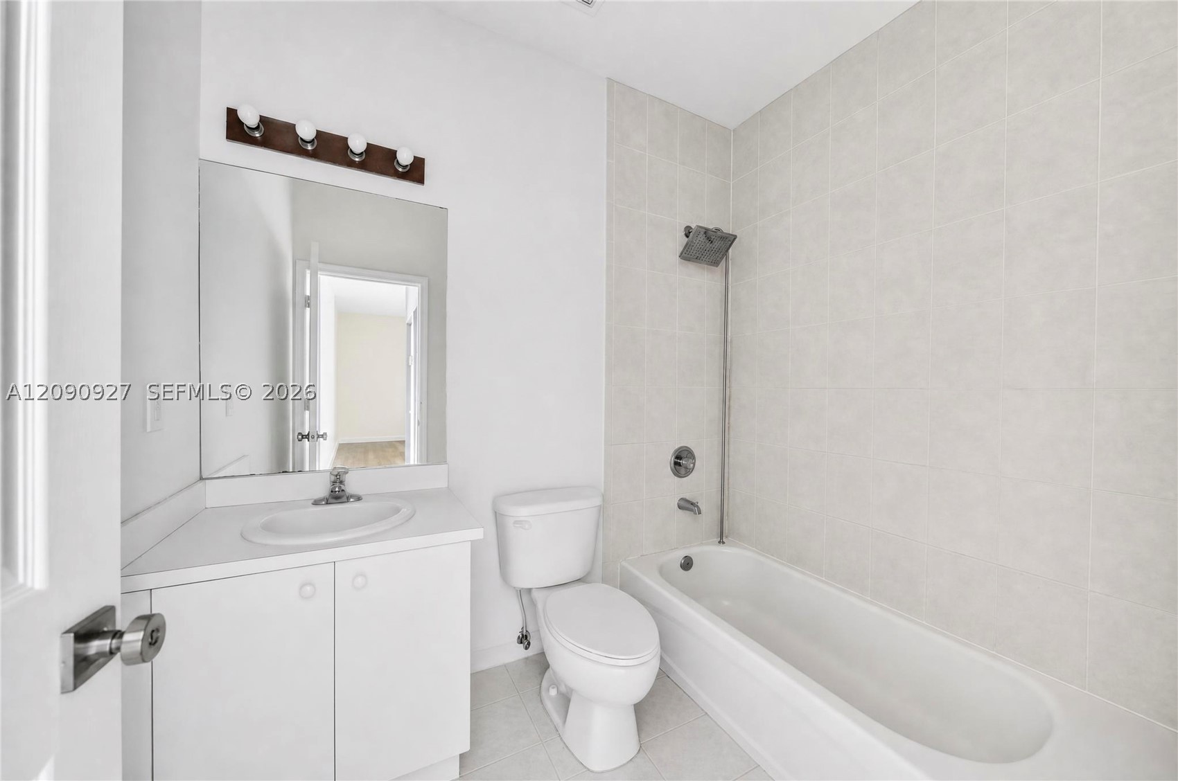 359 Ne 27th Ter 204 Property Photo 13