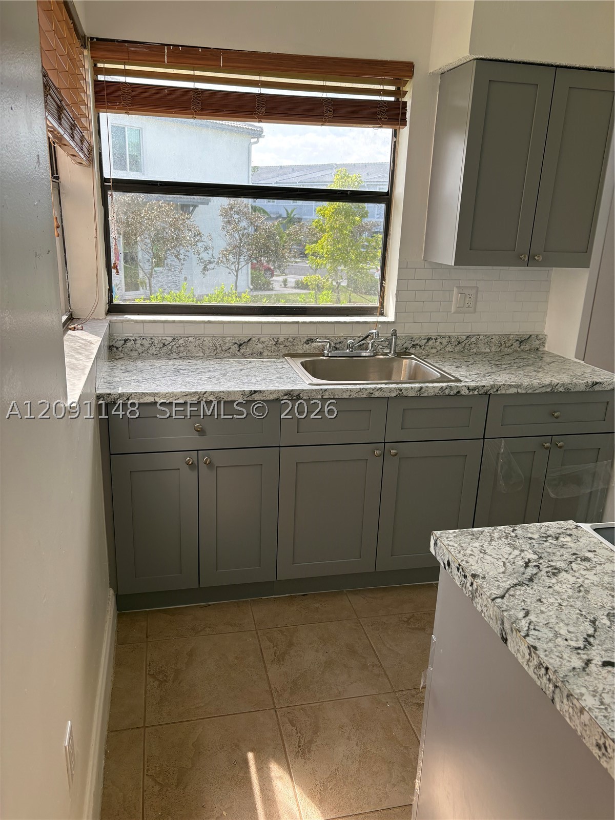 1200 N Liberty Ave 1200i Property Photo 3