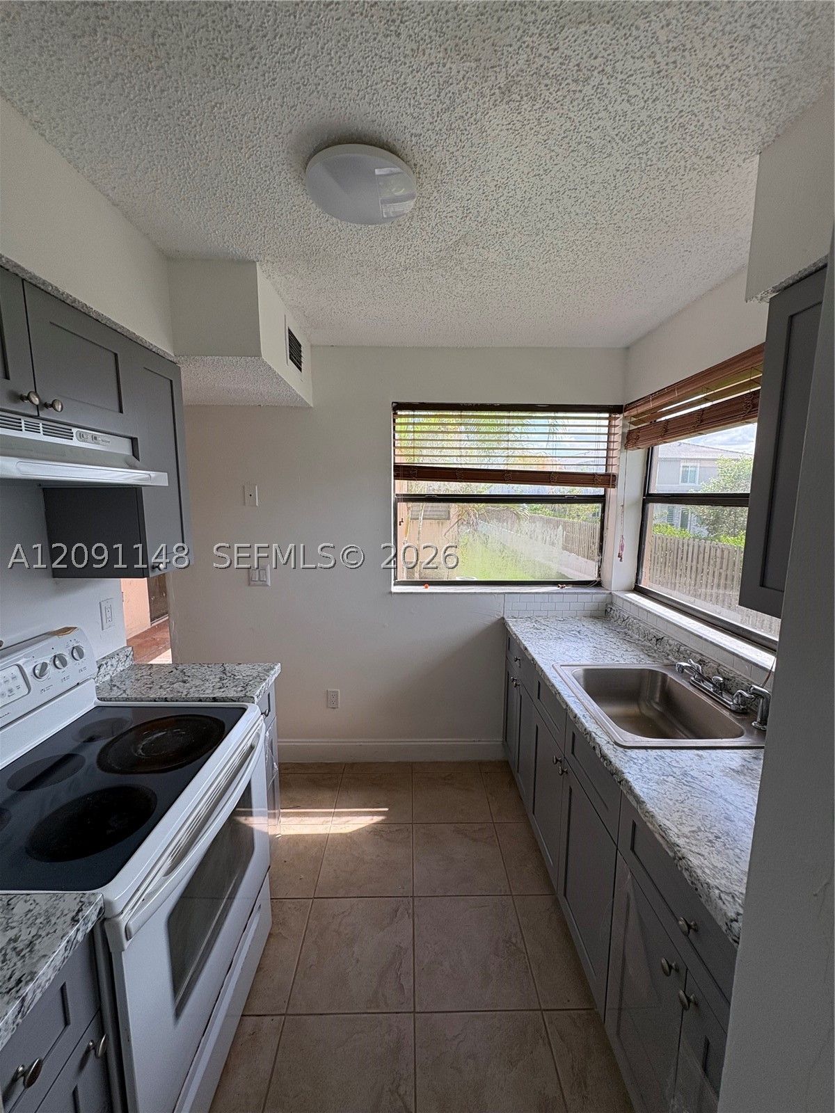 1200 N Liberty Ave 1200i Property Photo 4