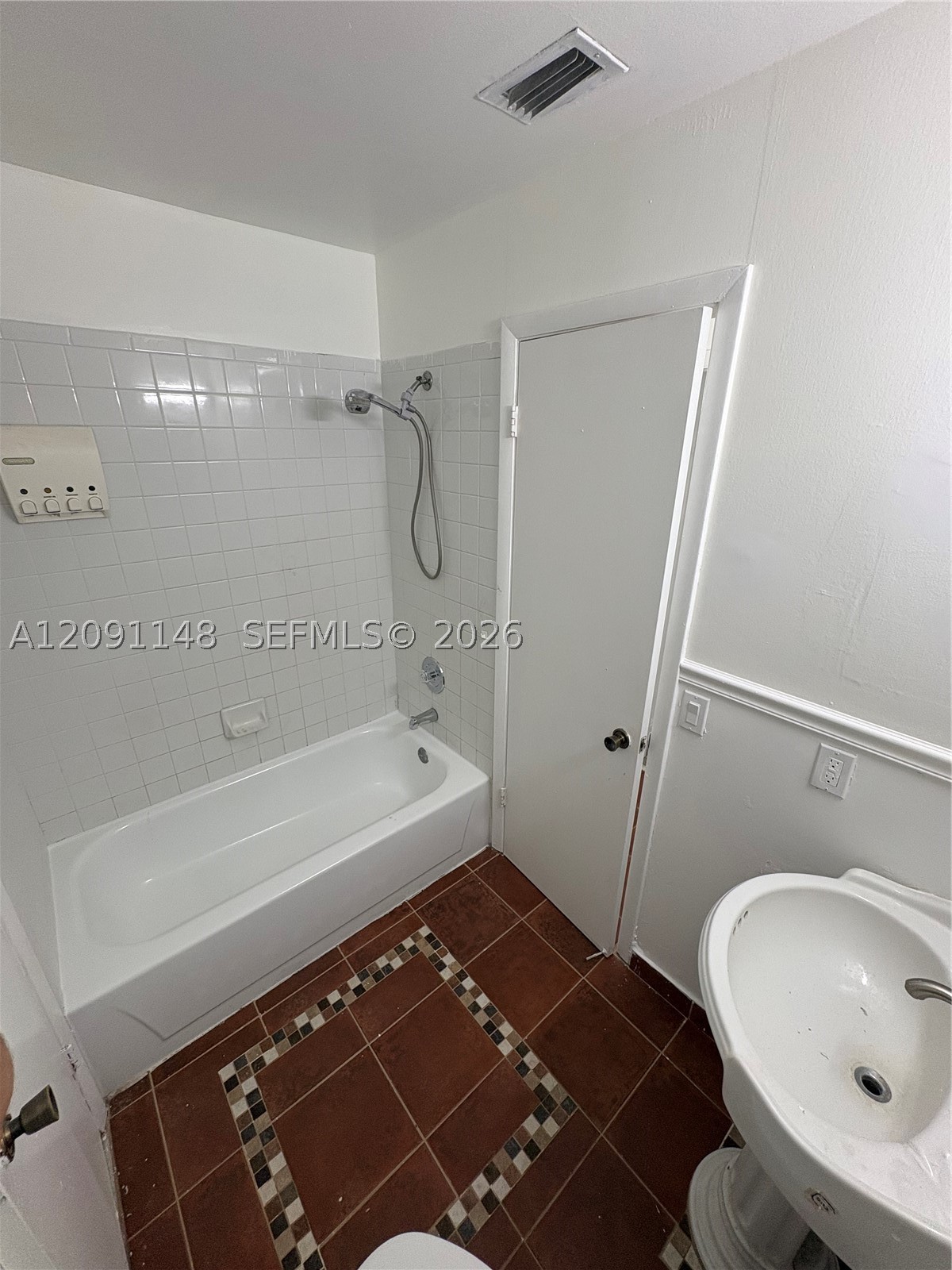 1200 N Liberty Ave 1200i Property Photo 14