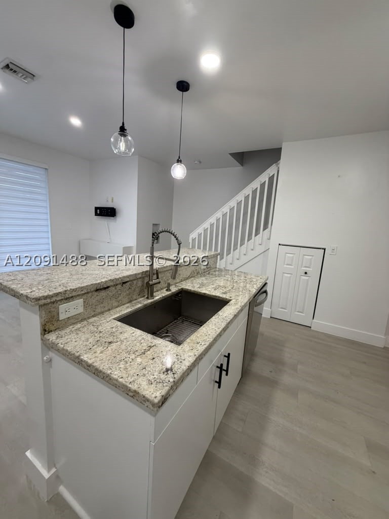 1022 Ne 42nd Ter N/a Property Photo 11