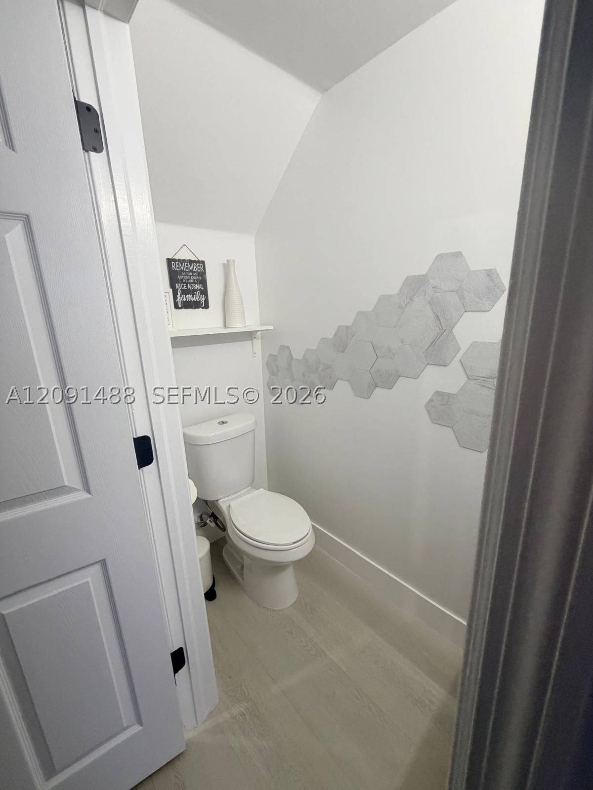 1022 Ne 42nd Ter N/a Property Photo 32
