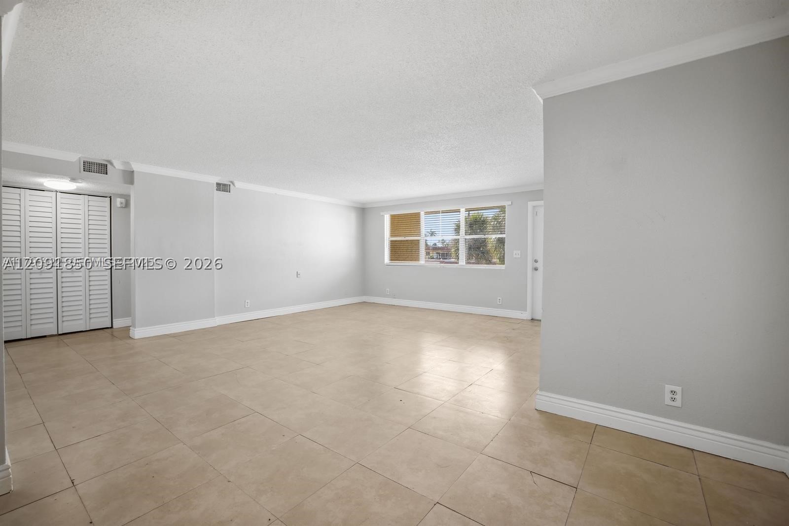 850 E Commercial Blvd 214b Property Photo 6