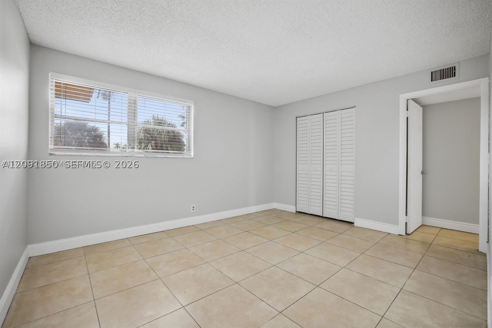 850 E Commercial Blvd 214b Property Photo 13