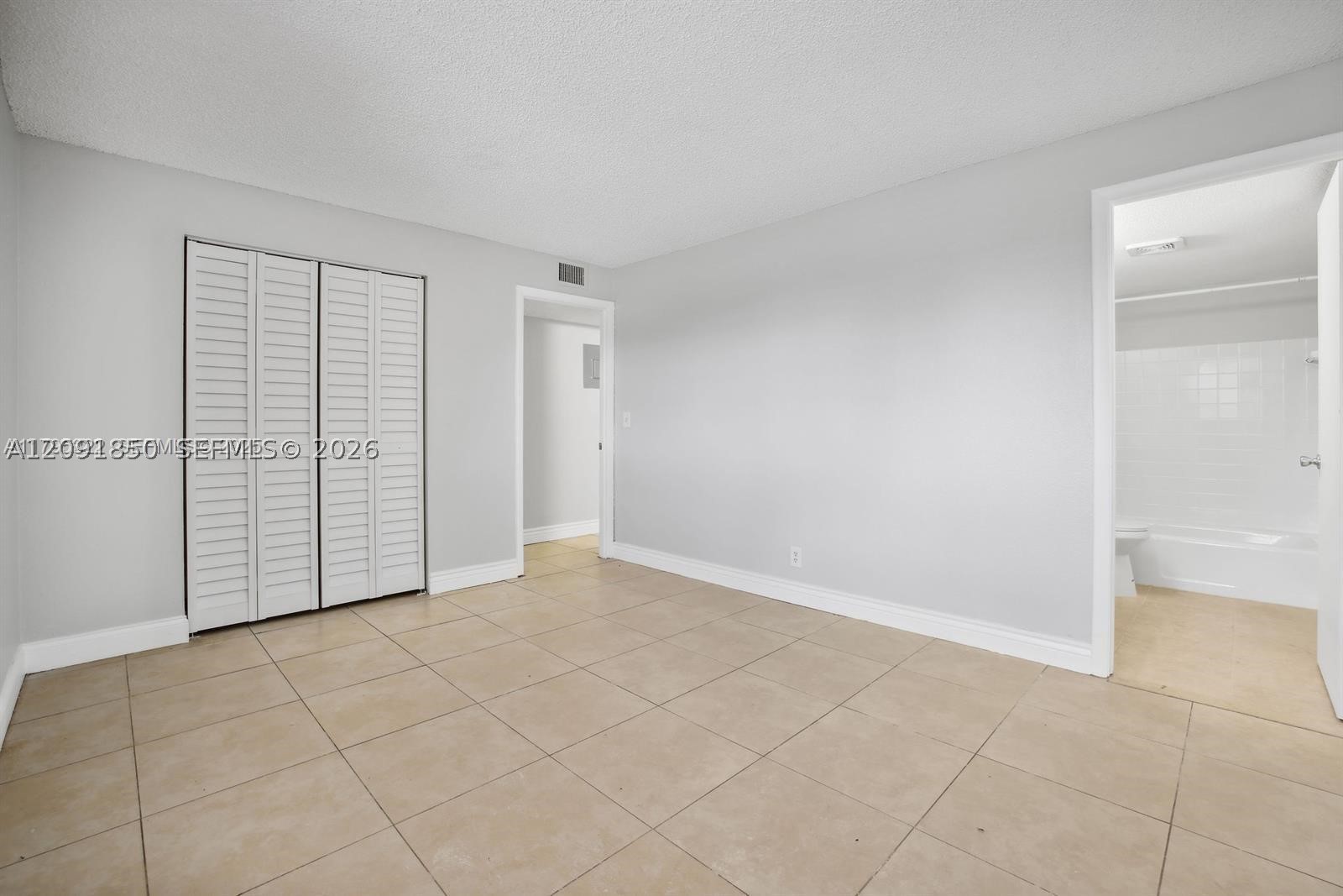 850 E Commercial Blvd 214b Property Photo 14