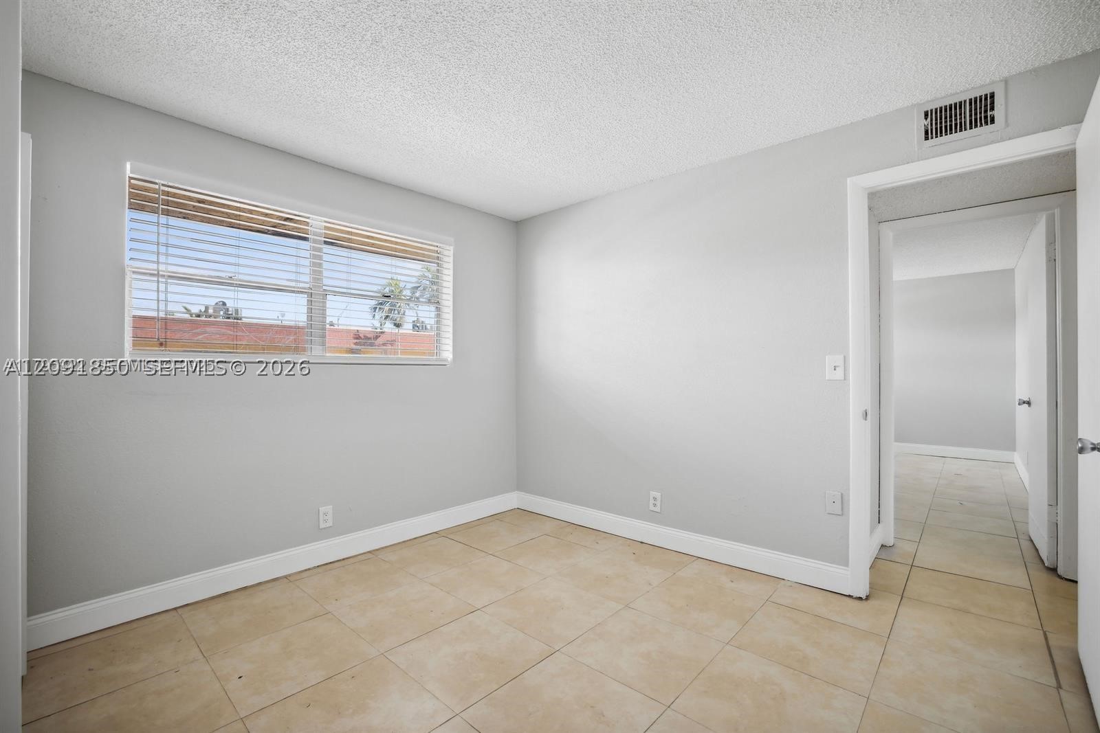 850 E Commercial Blvd 214b Property Photo 17