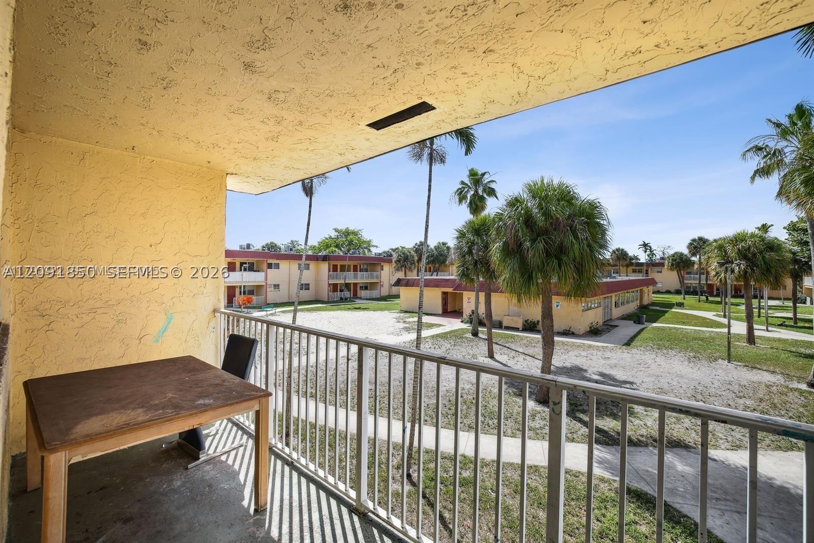 850 E Commercial Blvd 214b Property Photo 19