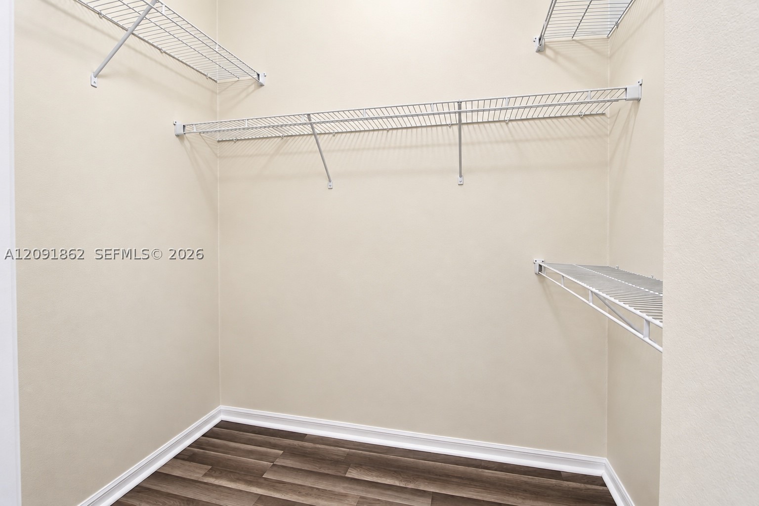 2919 Augusta Cir Property Photo 13