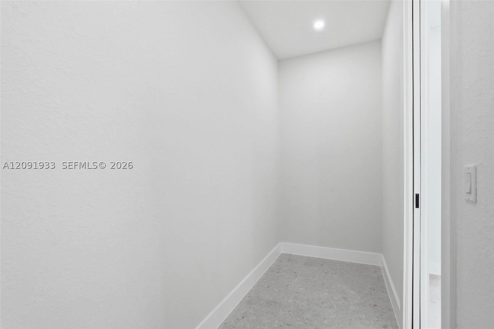 321 Ne 15th Ter Property Photo 28
