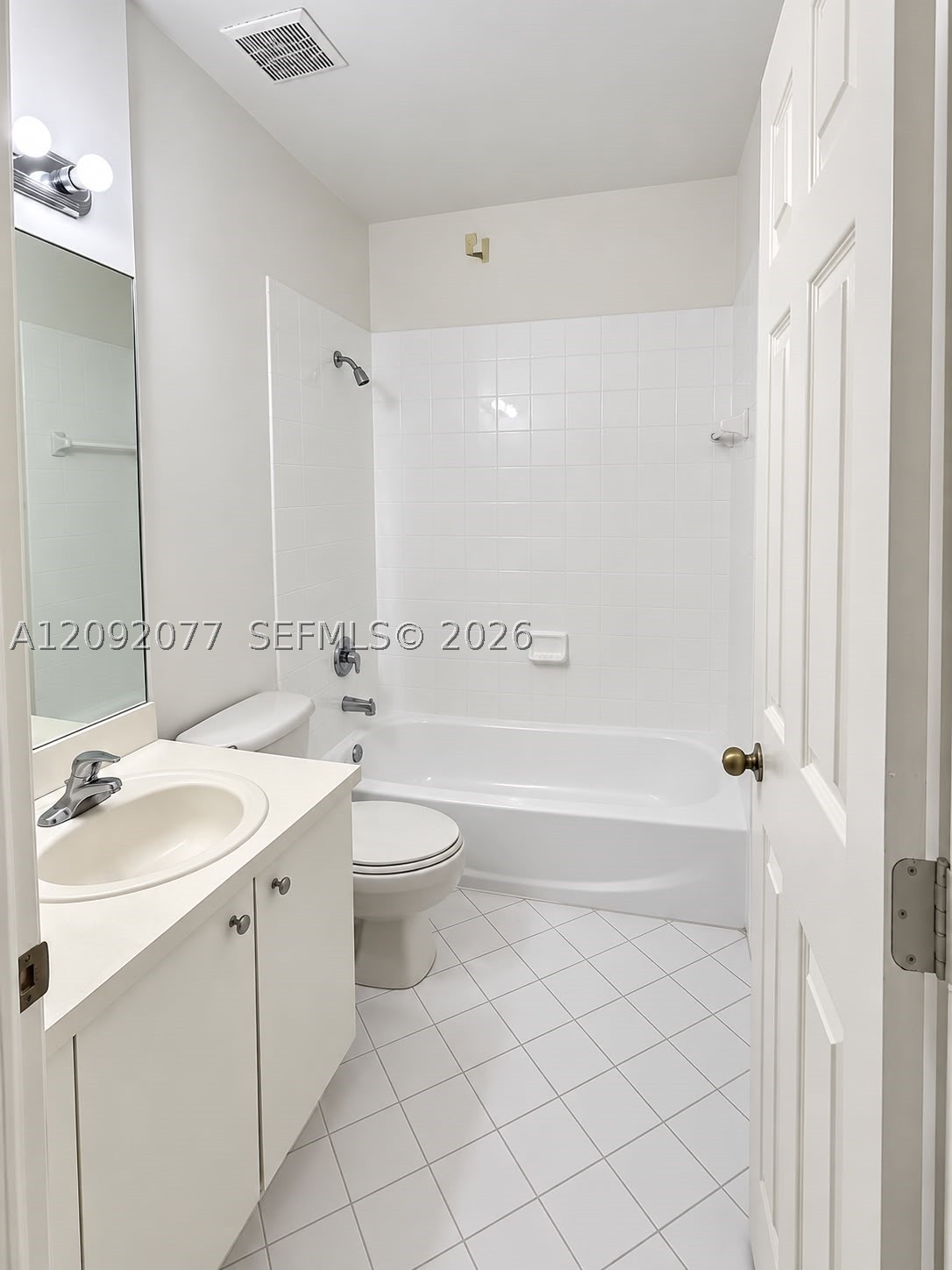1555 Ne 33rd Rd 104-2 Property Photo 10