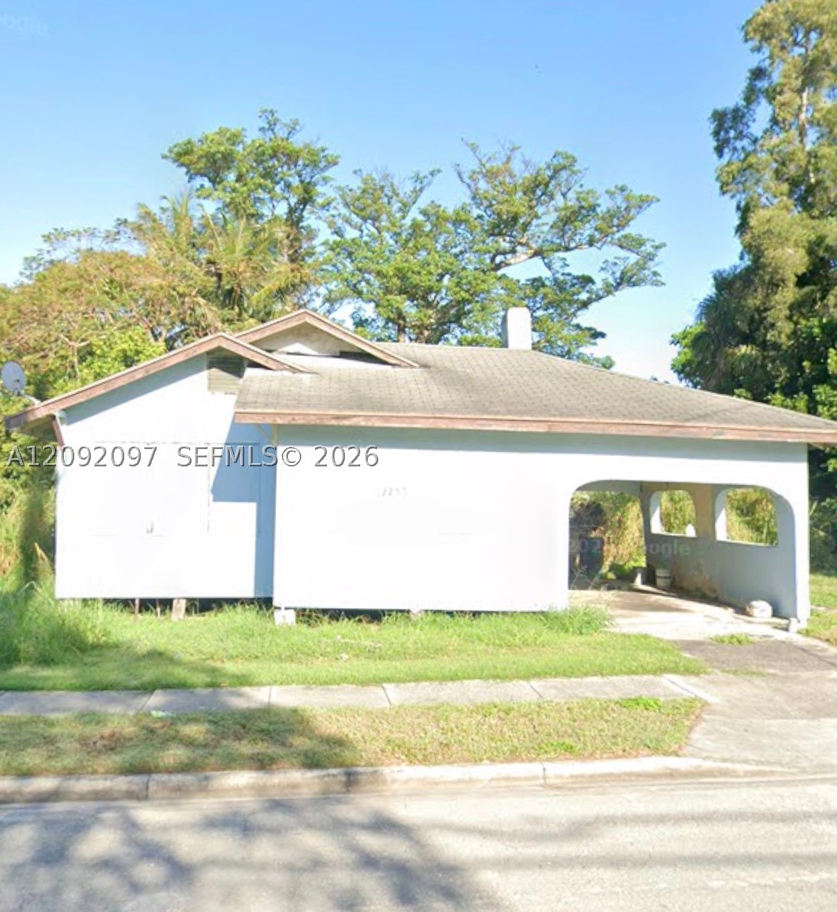12255 Lakeshore Dr Property Photo 1