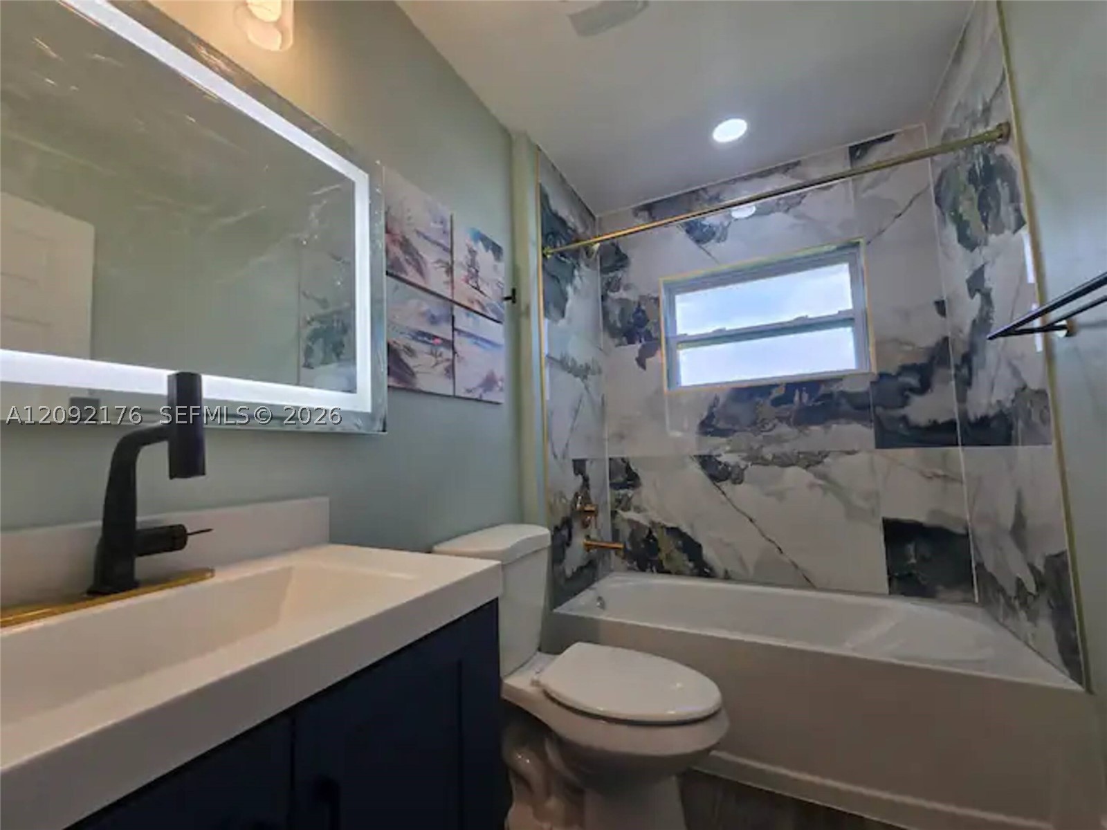 2618 Ne 2 Ave Property Photo 27
