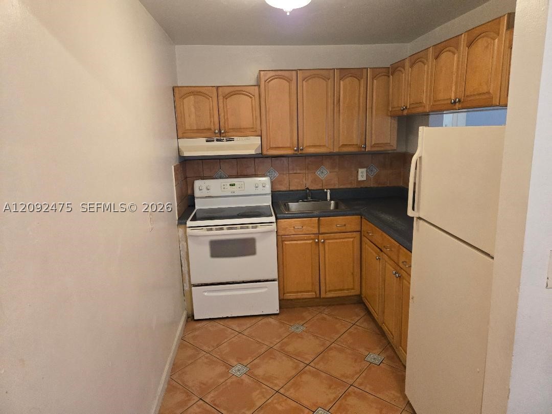 2838 Madison St 12 Property Photo 3
