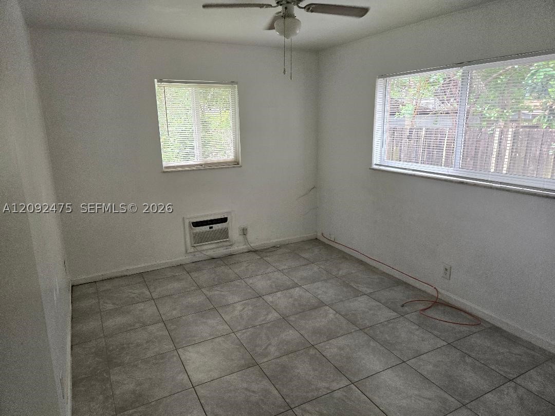 2838 Madison St 12 Property Photo 4