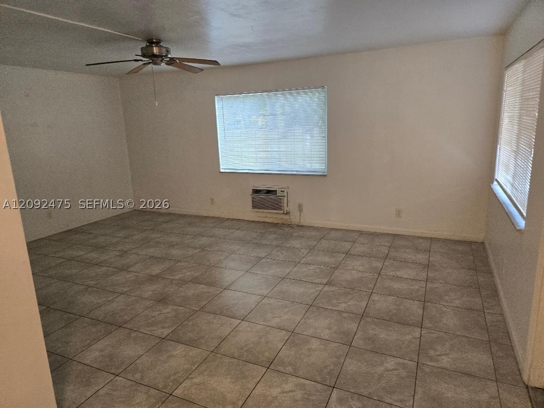 2838 Madison St 12 Property Photo 9