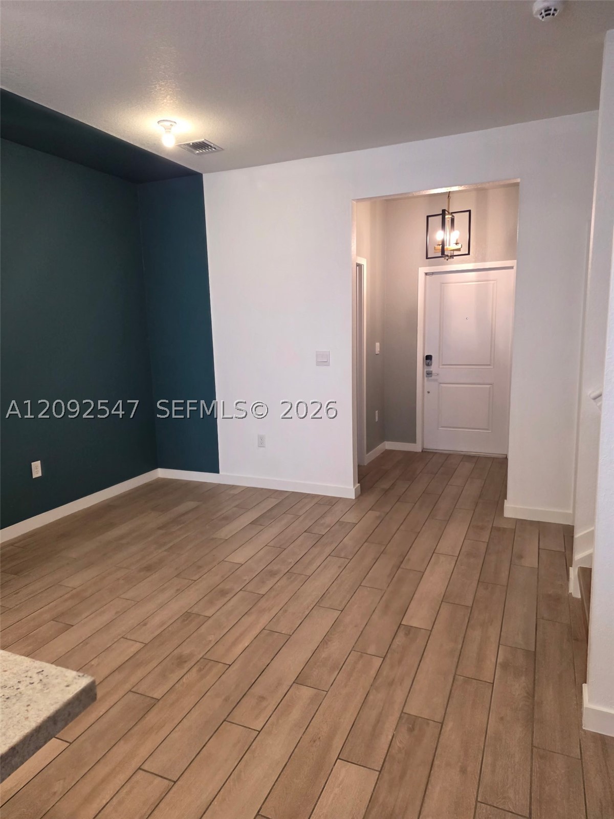 758 Se 16th Ct Property Photo 5