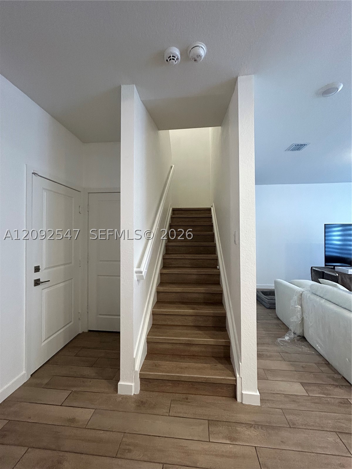 758 Se 16th Ct Property Photo 6