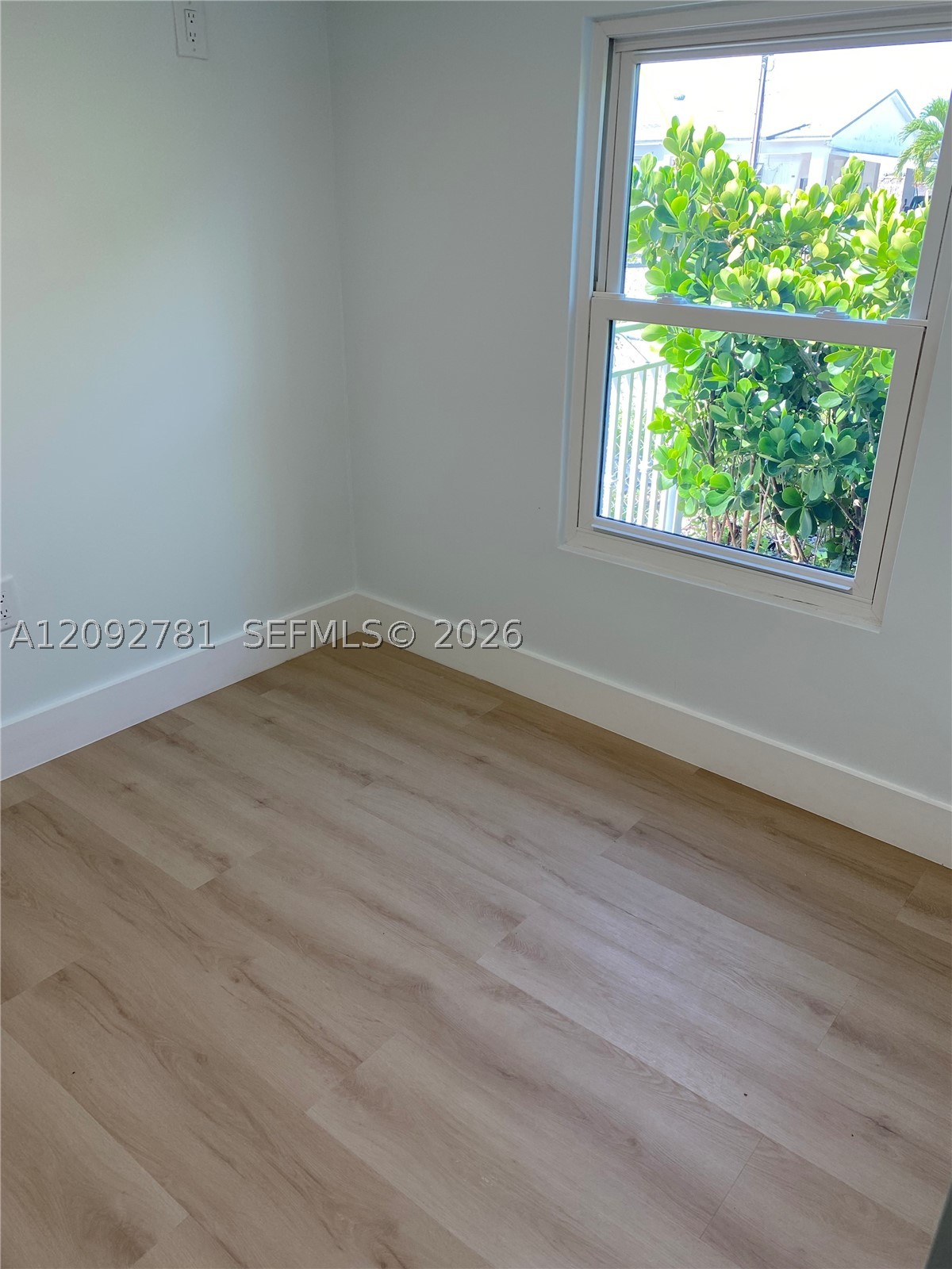 181 2nd Ct Property Photo 8