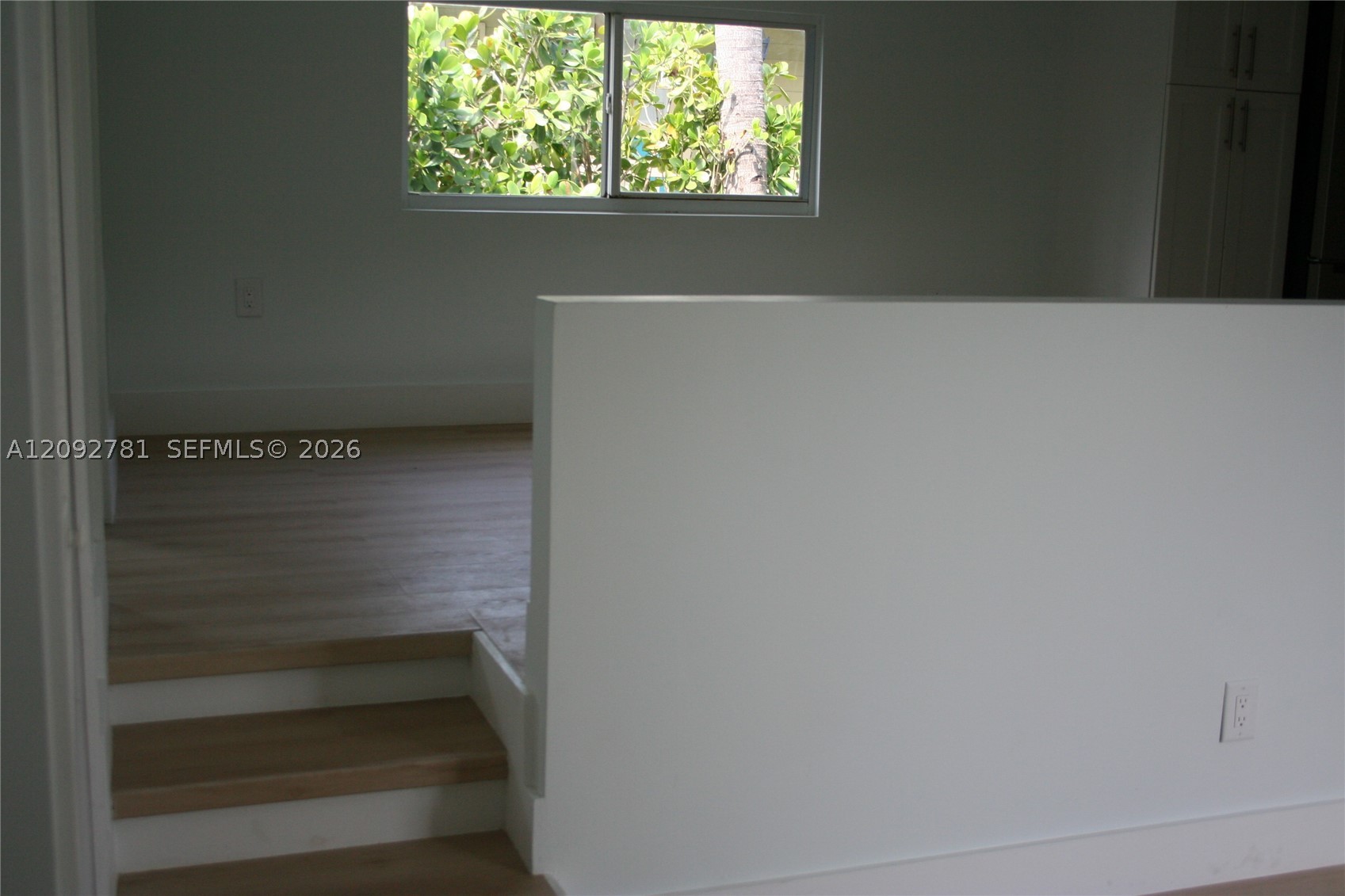 181 2nd Ct Property Photo 9