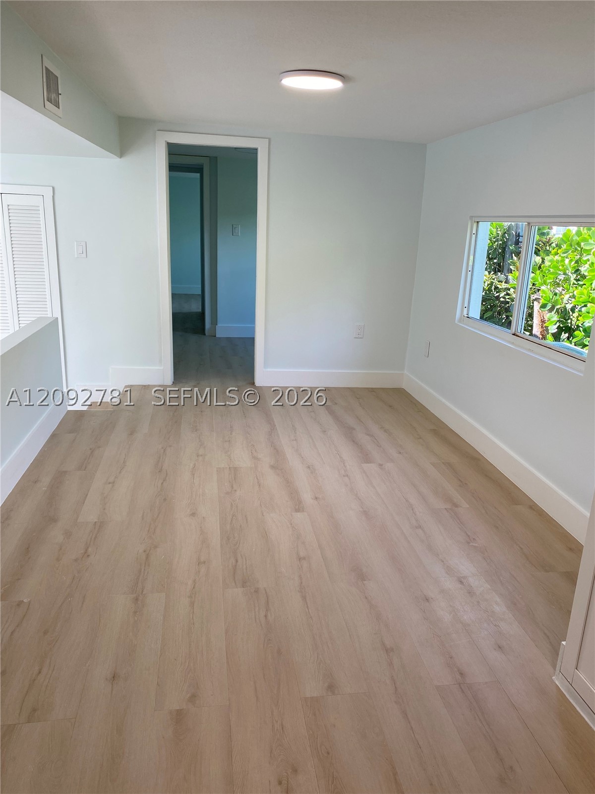 181 2nd Ct Property Photo 11