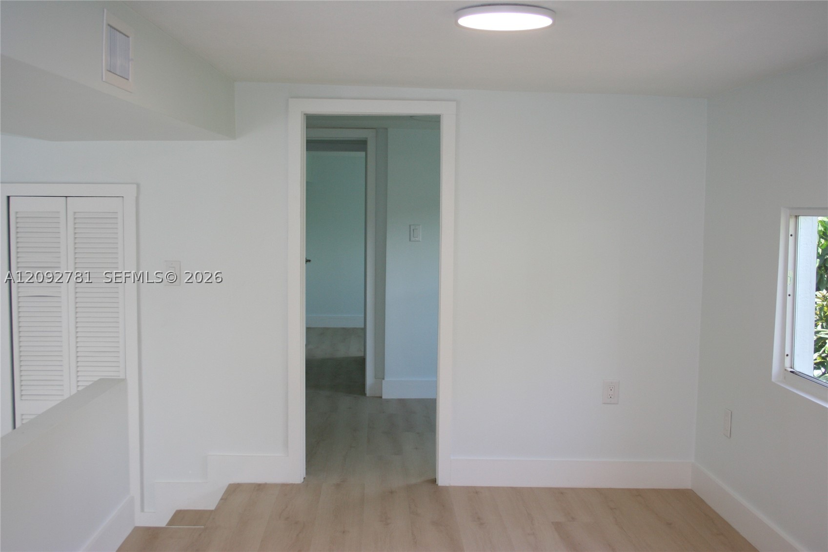 181 2nd Ct Property Photo 11