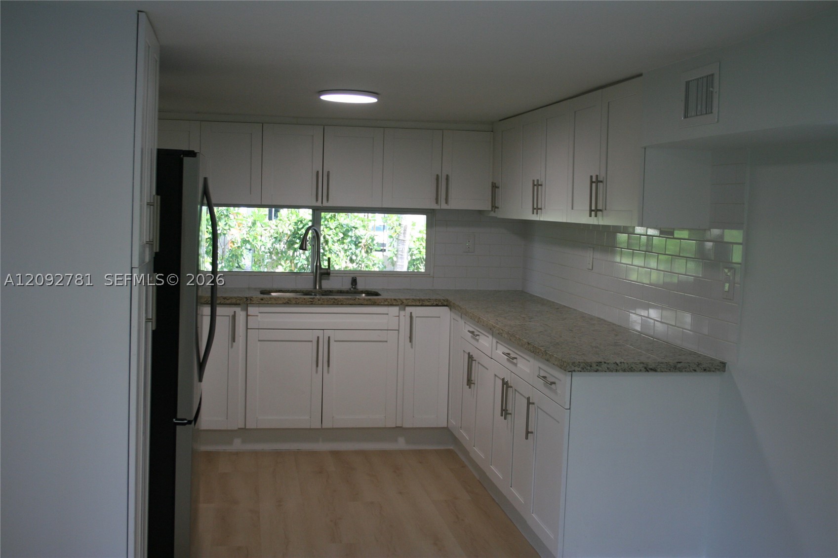 181 2nd Ct Property Photo 14