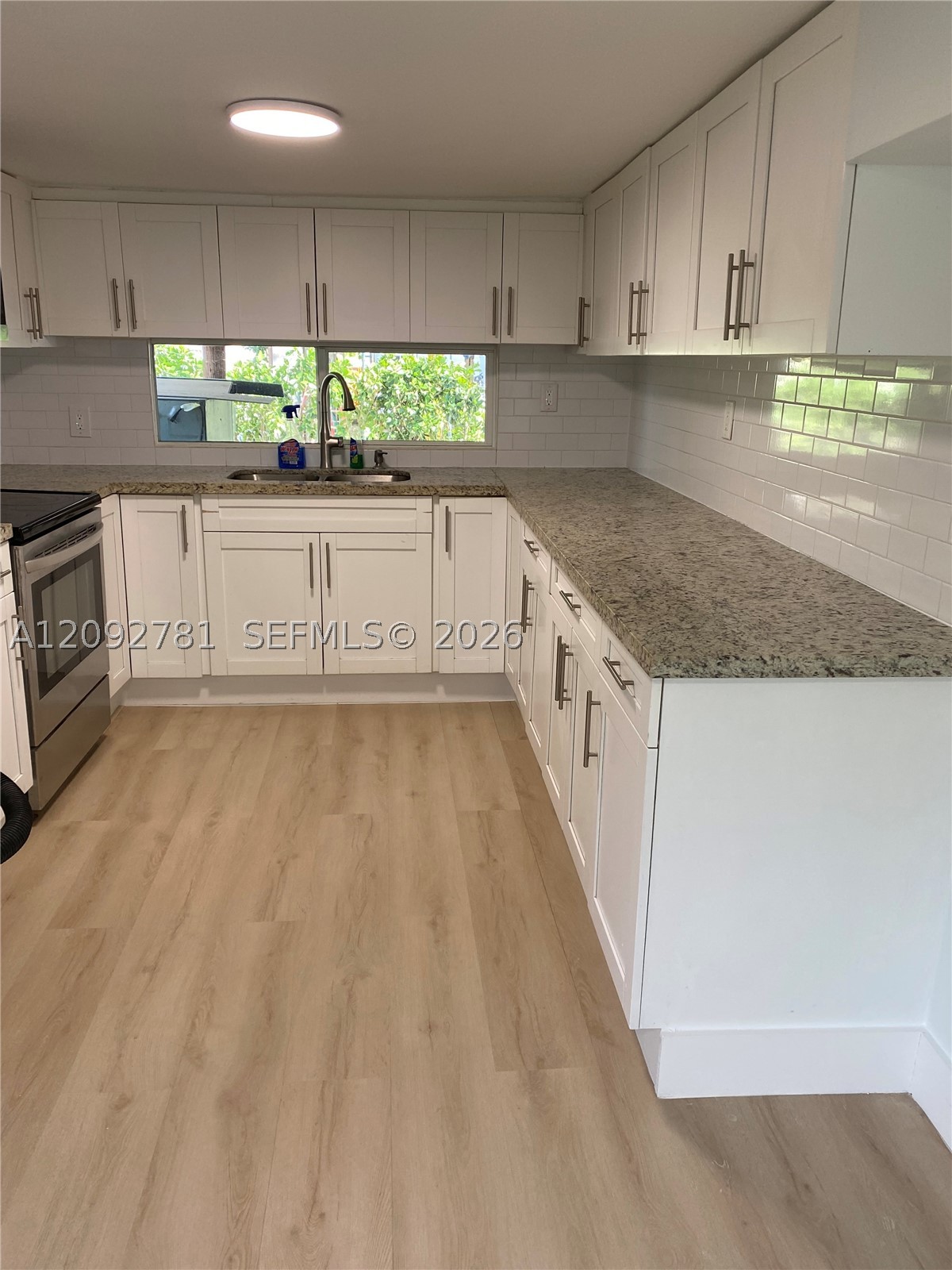 181 2nd Ct Property Photo 15