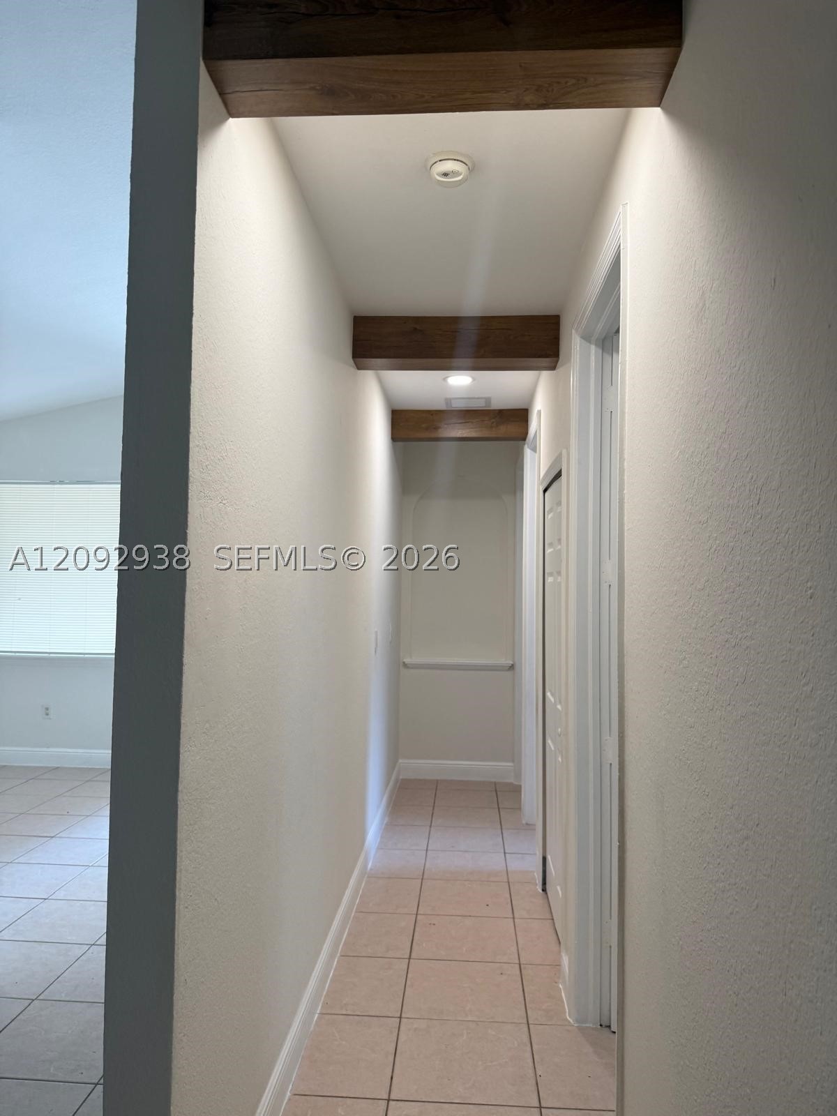 372 Sw 2nd St - Property Photo 3