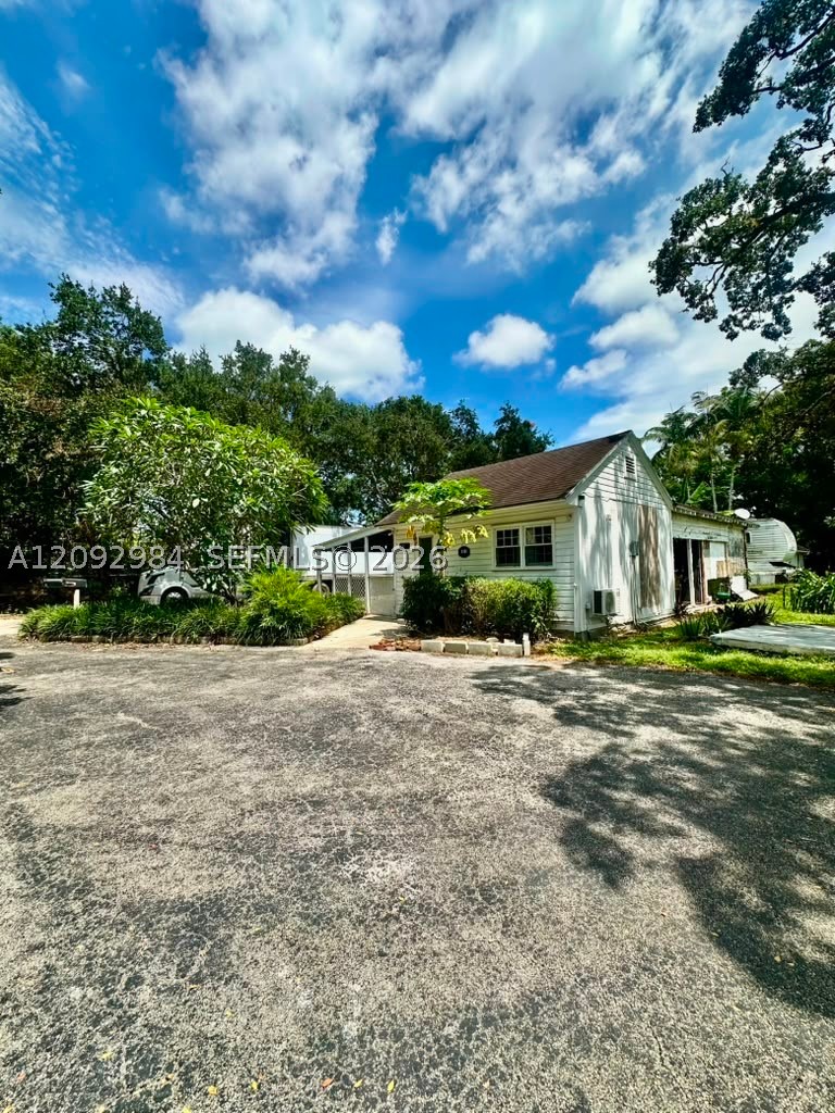 2151 N Krome 1 Property Photo 3