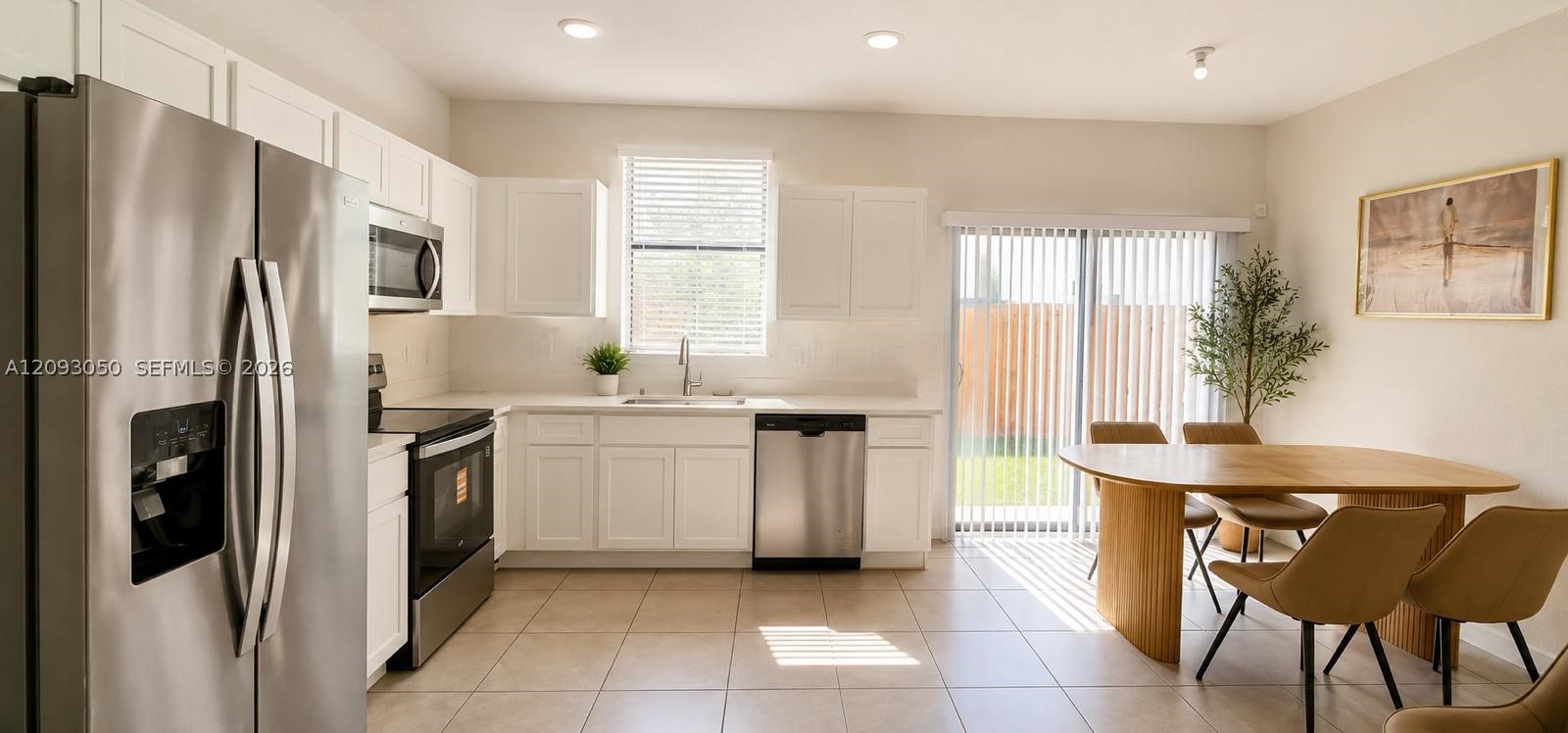 A12093050 Property Photo 2