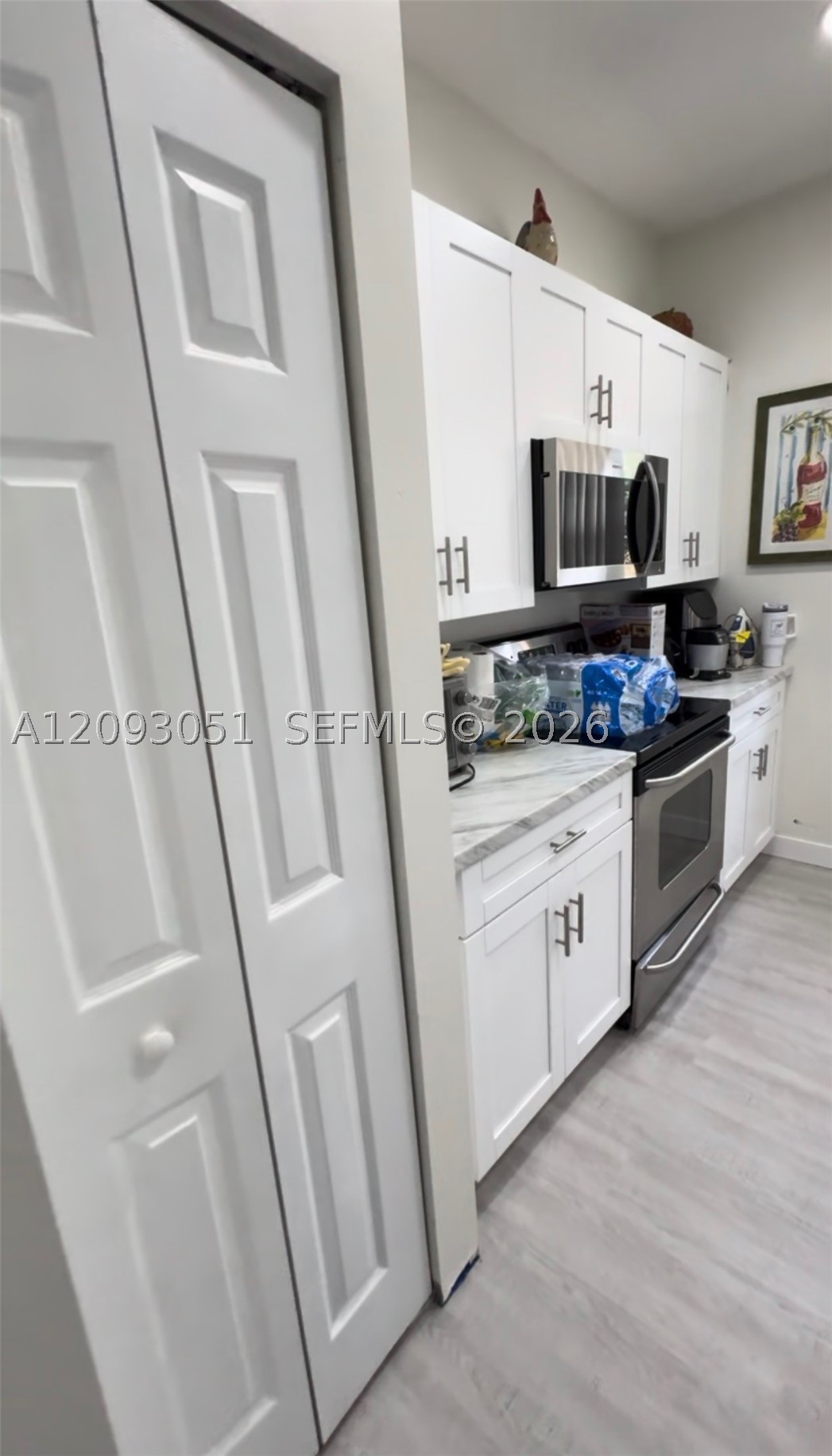 959 Ne 42nd Ter Property Photo 3