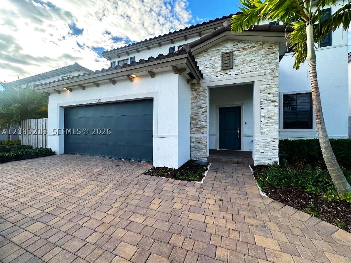 11936 SW 240th St Property Photo 1