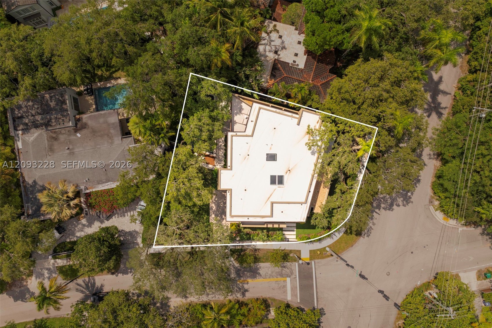 1698 Tigertail Ave Property Photo 33